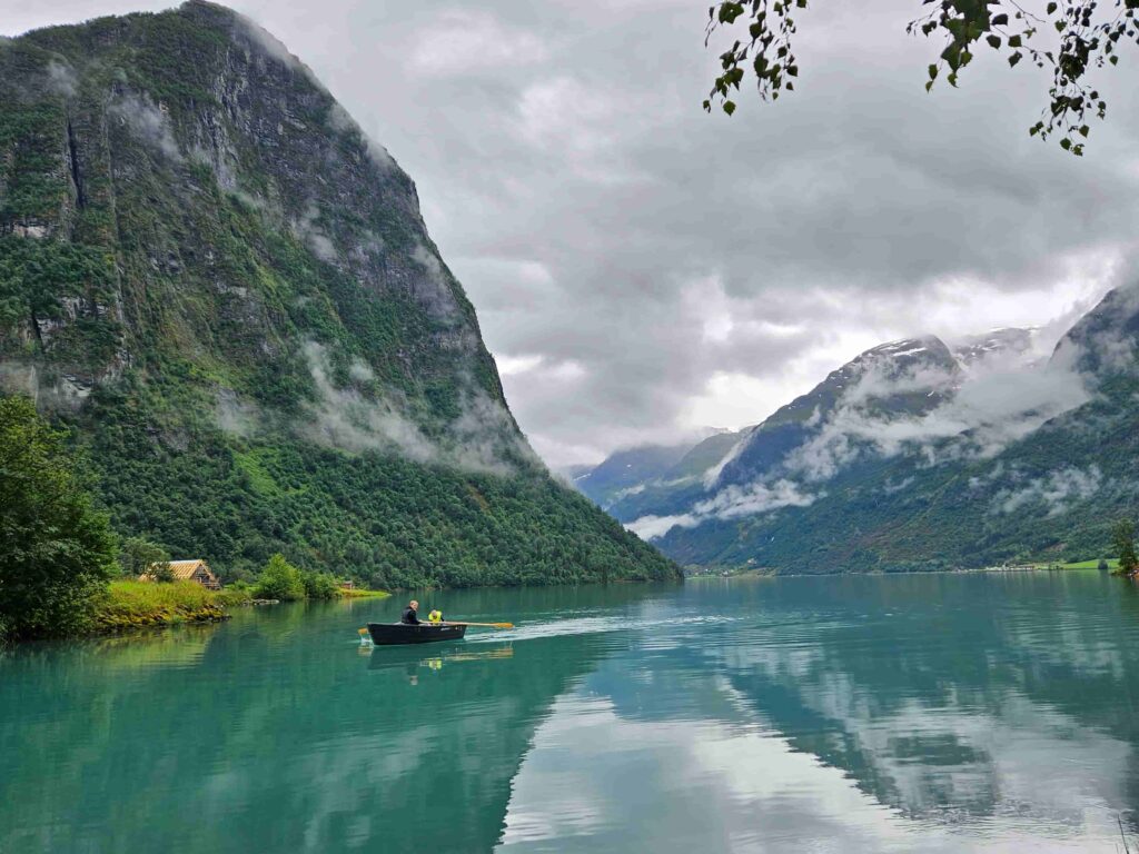 Varen over Oldevatn in Noorwegen met Natuurlijk op Reis 