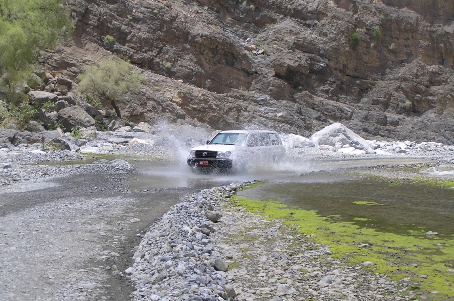 Aladin Travel 4x4 in Wadi Oman