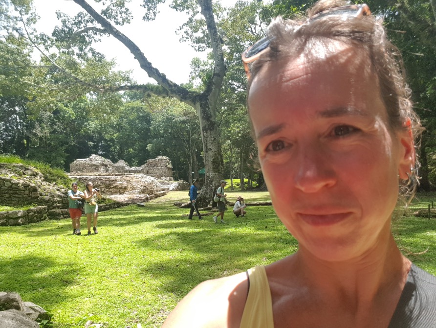 Martine Heijmen van Patiperra bij Yaxchilan, Mexico