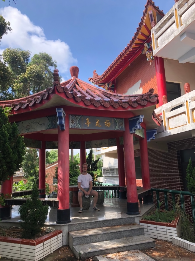 Relaxen bij een tempel in taiwan