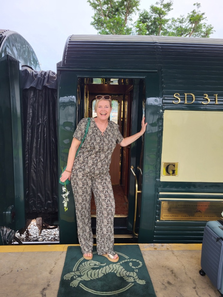 Annelies op een van de treinreizen