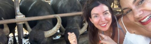 Valeria en Raffaella in Paestum bij de buffalo mozarella boerderijen