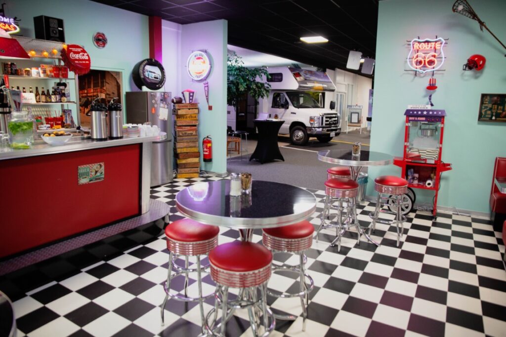 Diner en Camper, kantoor Tioga Tours