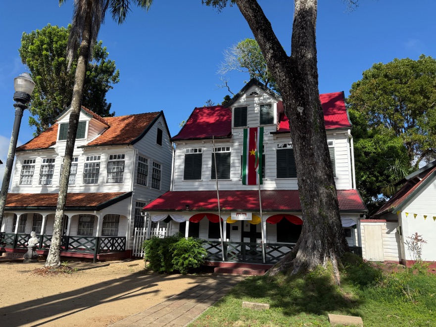 officierswoningen in Paramaribo Suriname