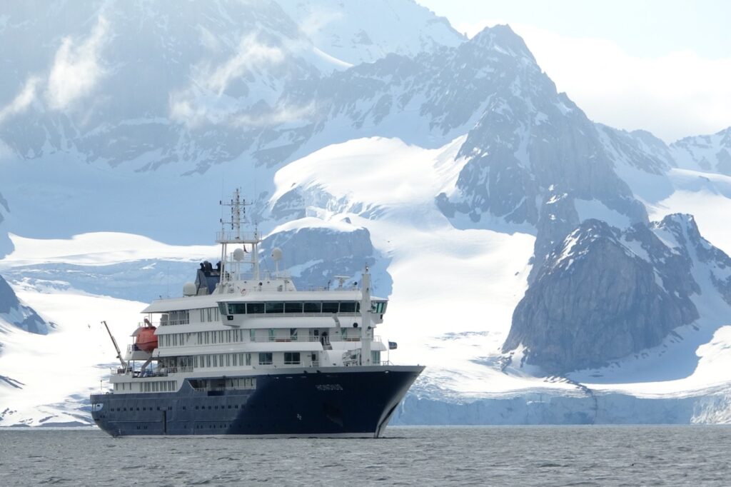 Cruise via Ander Licht Reizen bij Spitsbergen
