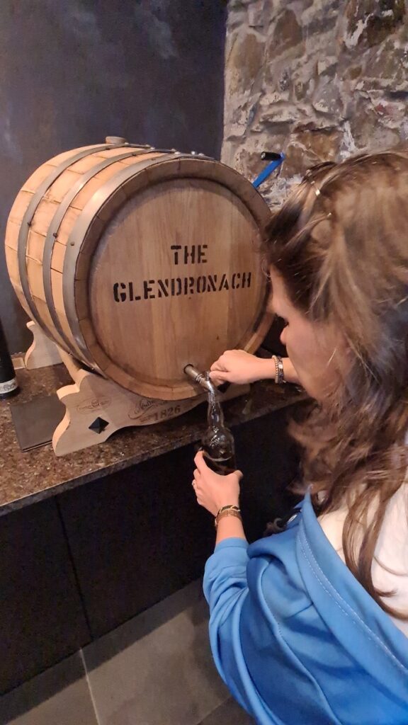 Thrive and Travel Fill your own bottle bij Glendronach