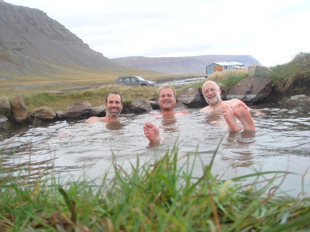 Creating Stories Eigenaren Manuel en Robbert met Willem van Blijderveen in Westfjorden
