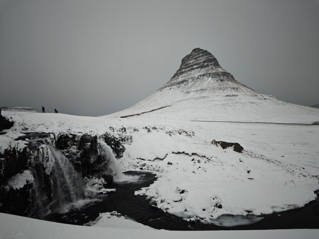 Kirkjufell IJsland in de winter