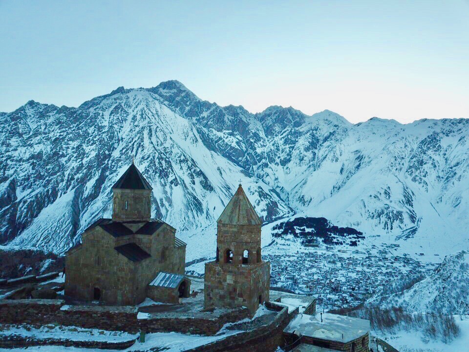 Gergeti kerk in Kazbegi, Georgie