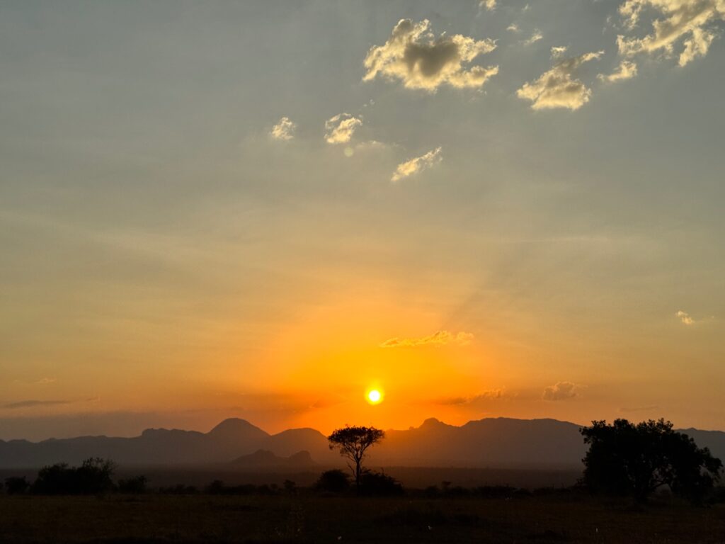 Ondergaande zon in Kidepo Valley NP