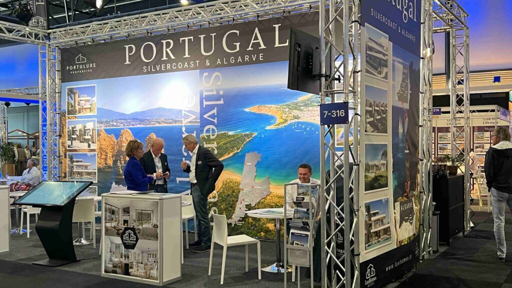 Stand van Portuluxe Properties op de Second Home Beurs