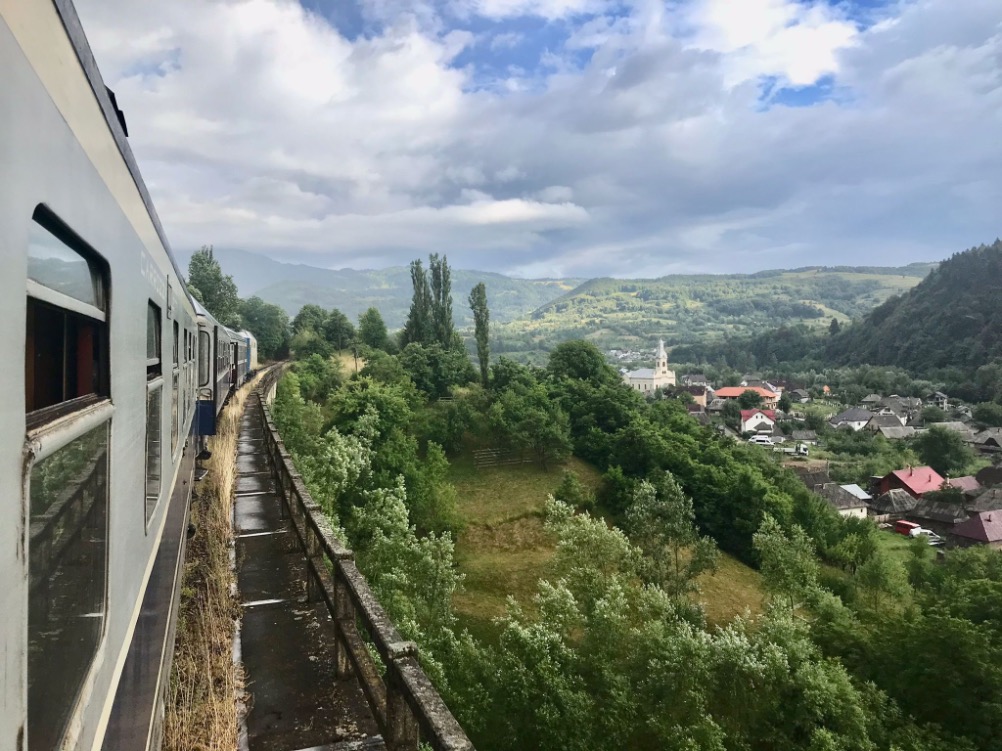 Uitzicht tijdens een treinreis van Tiara Tours