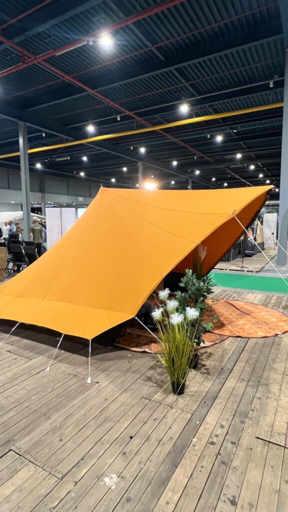 Kuifmees tent van De Waard