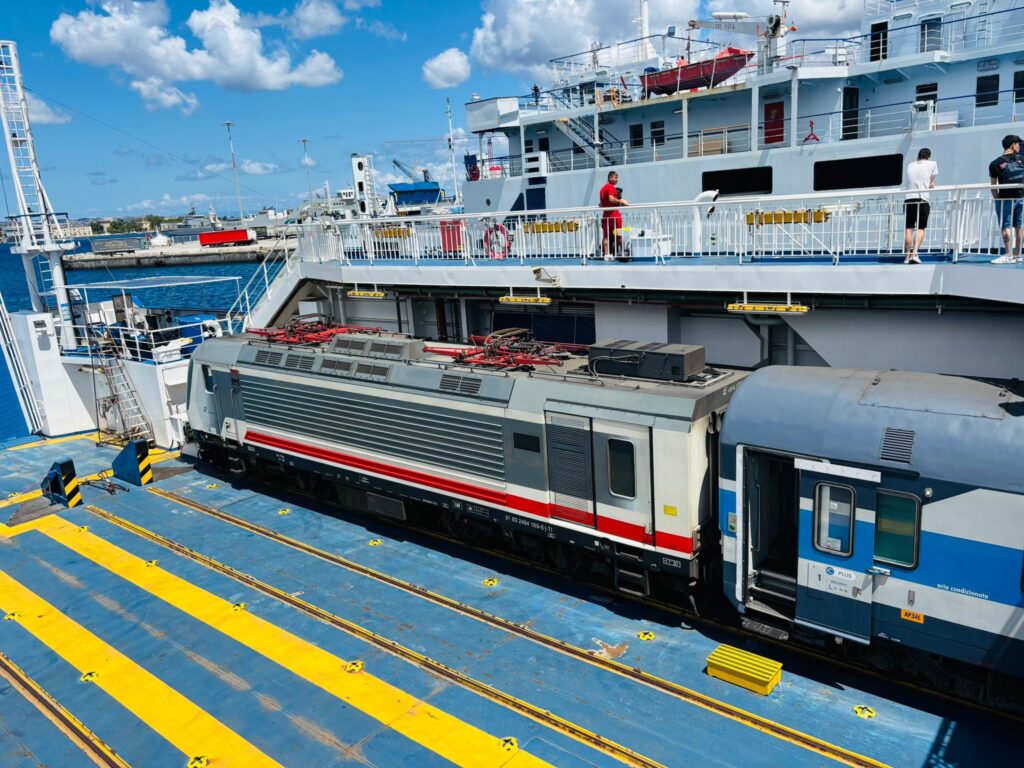 Ferry Trein naar Sicilië